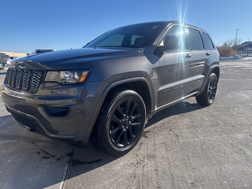 Used 2018 Jeep Grand Cherokee Altitude SUV