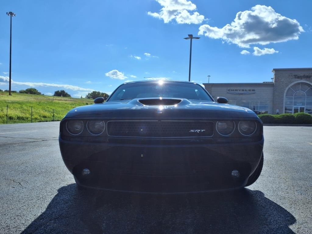 2010 Dodge Challenger SRT8 photo 2