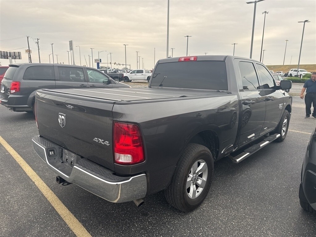 2021 Ram 1500 Classic Tradesman photo 3