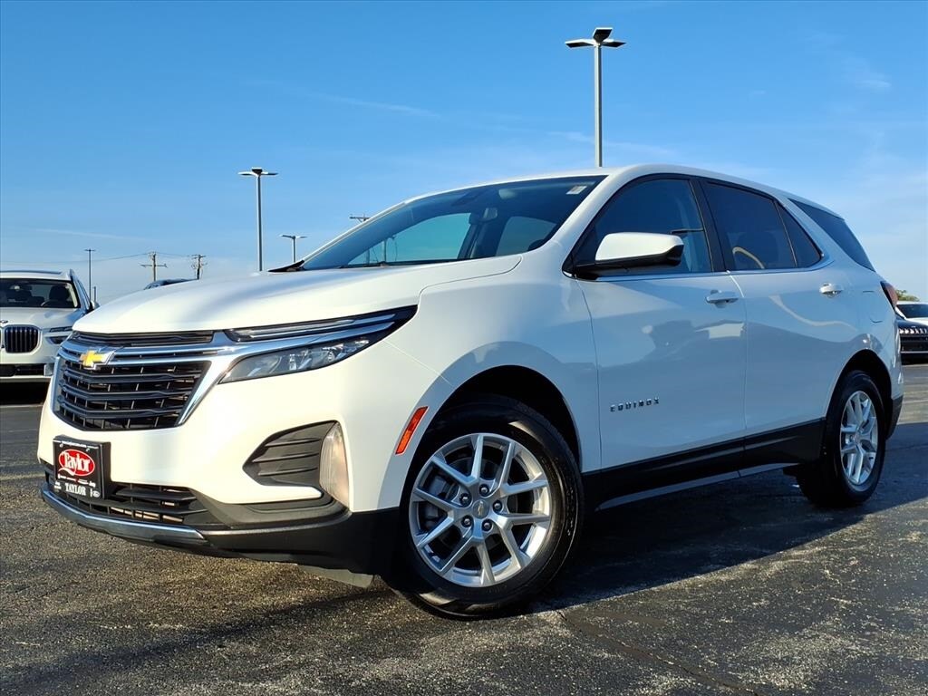 2023 Chevrolet Equinox LT photo 3