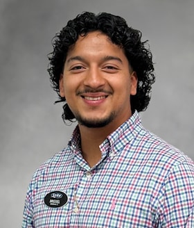 Staff member Miguel Sanchez from ID_b912150d8da7