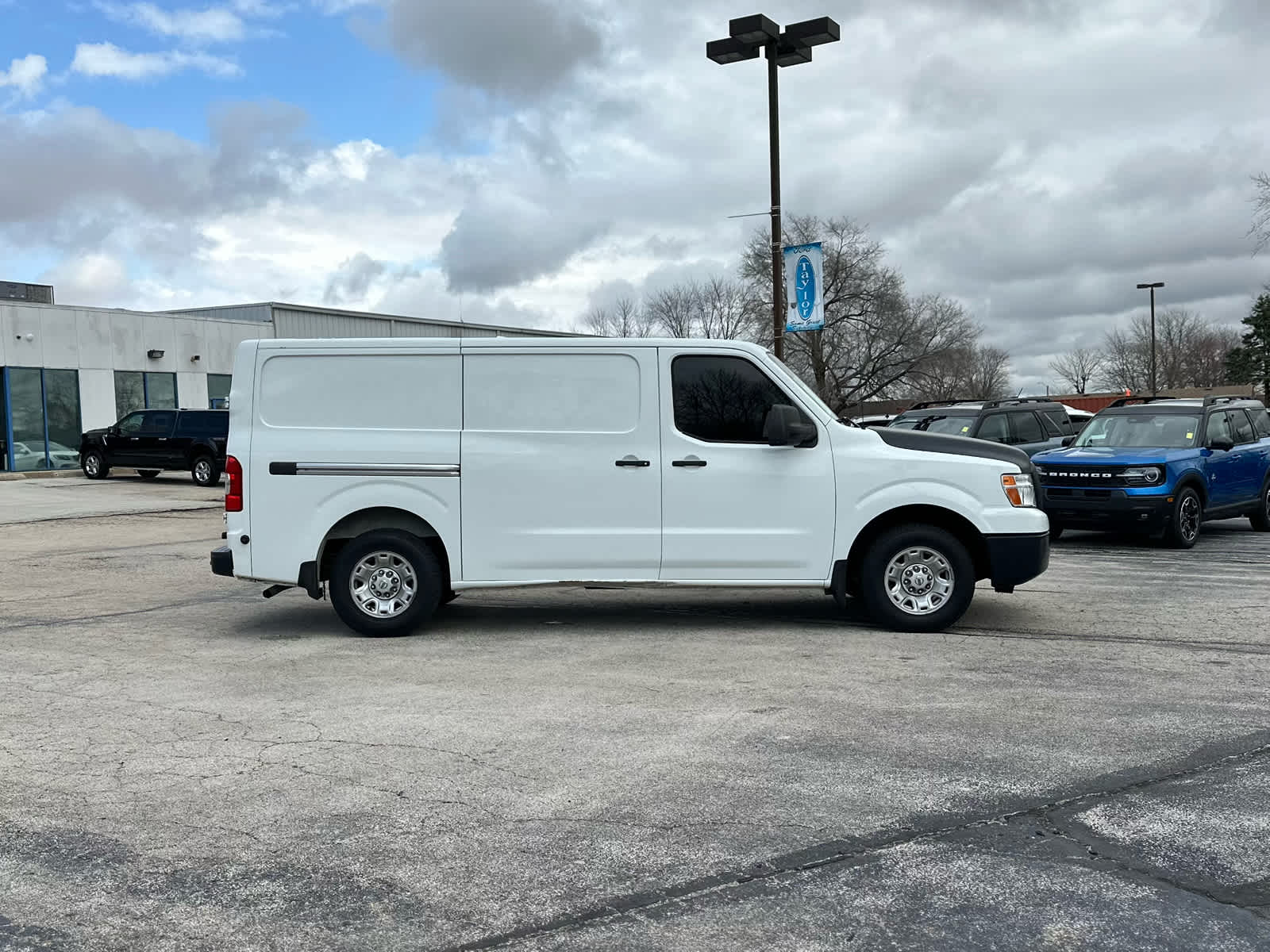 Used 2018 Nissan NV Cargo SV with VIN 1N6BF0KM9JN805617 for sale in Manteno, IL