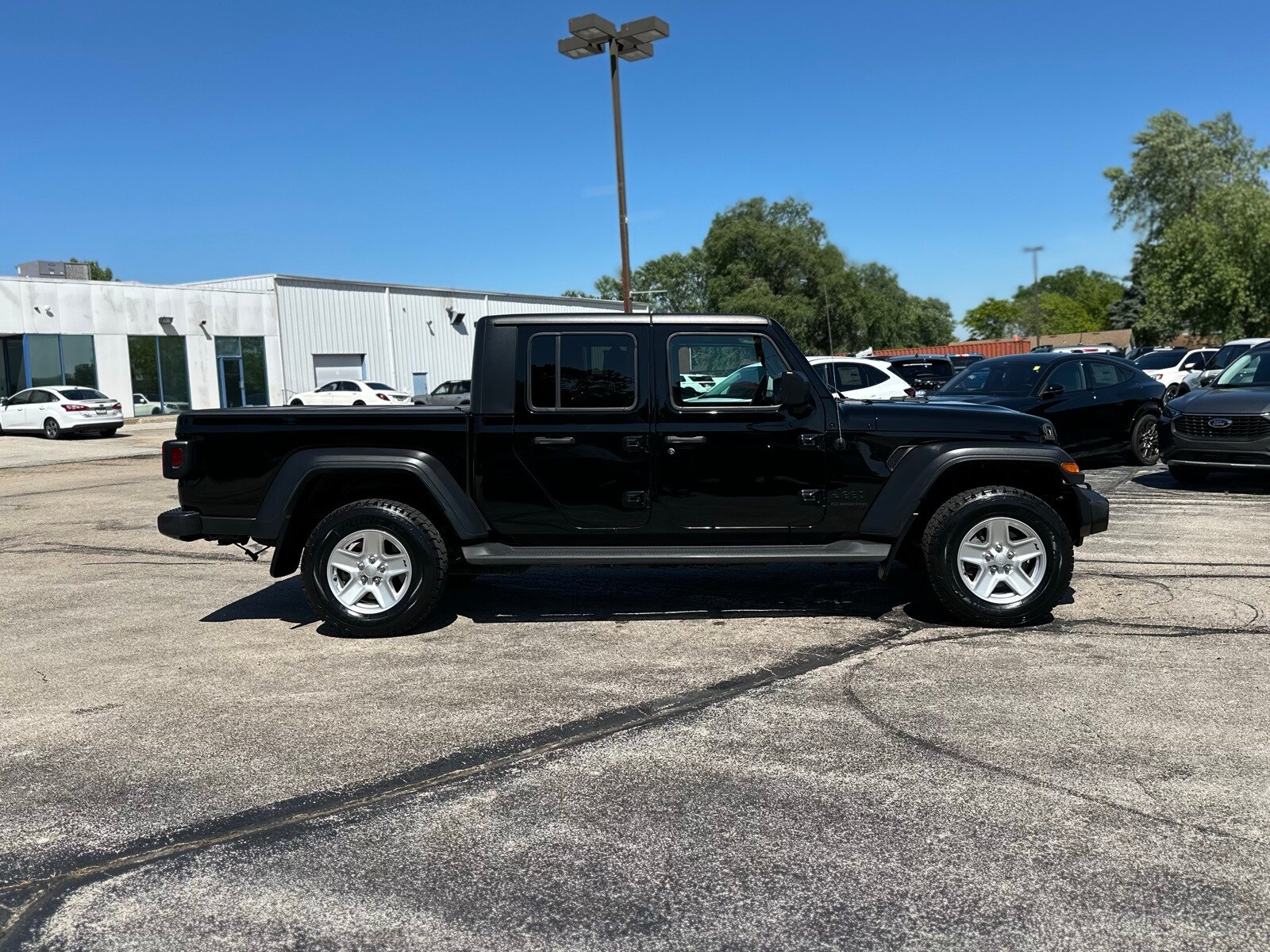 Used 2020 Jeep Gladiator Sport S with VIN 1C6JJTAG5LL108123 for sale in Manteno, IL