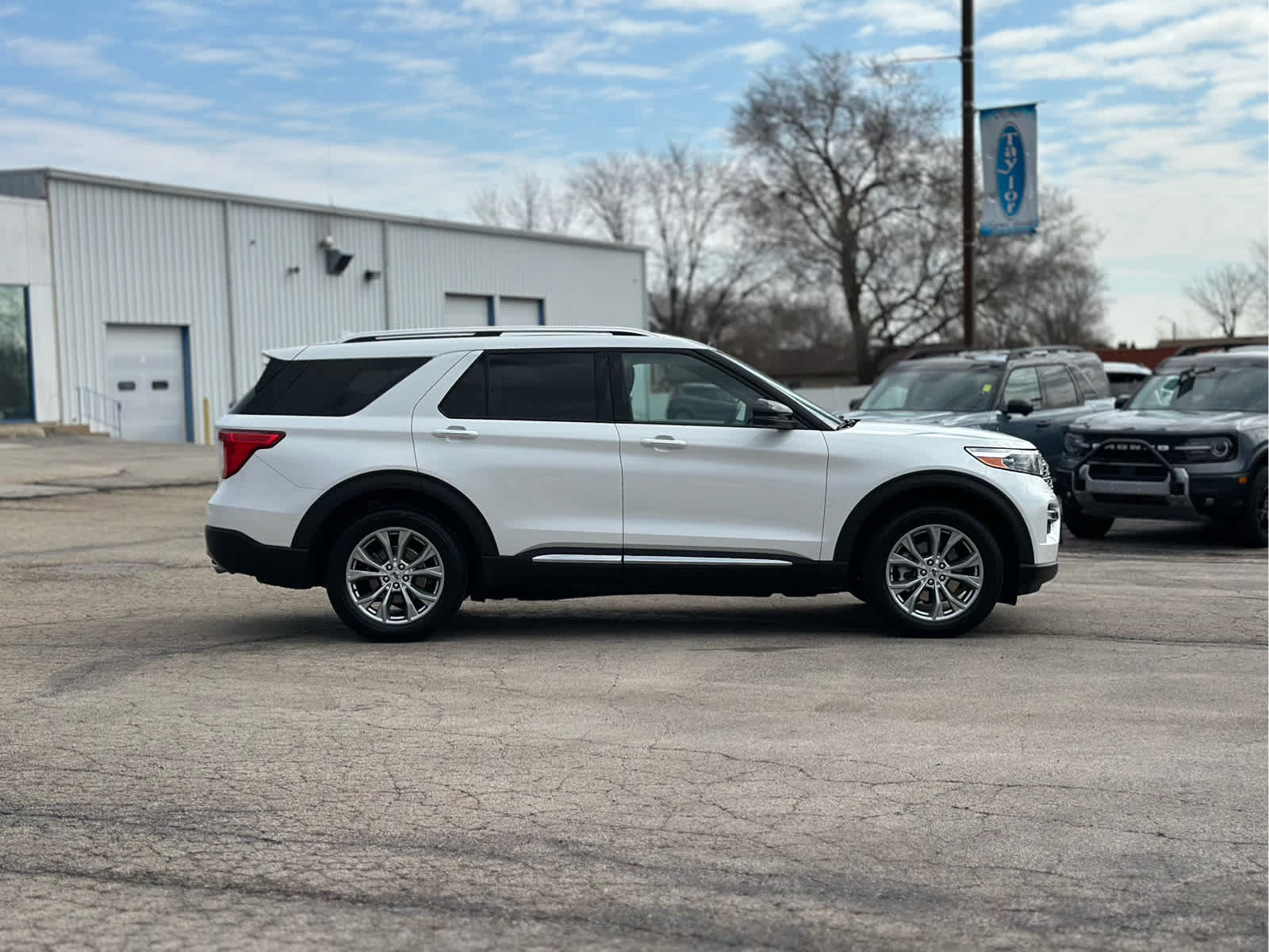 Used 2020 Ford Explorer Limited with VIN 1FMSK8FH5LGB50692 for sale in Manteno, IL