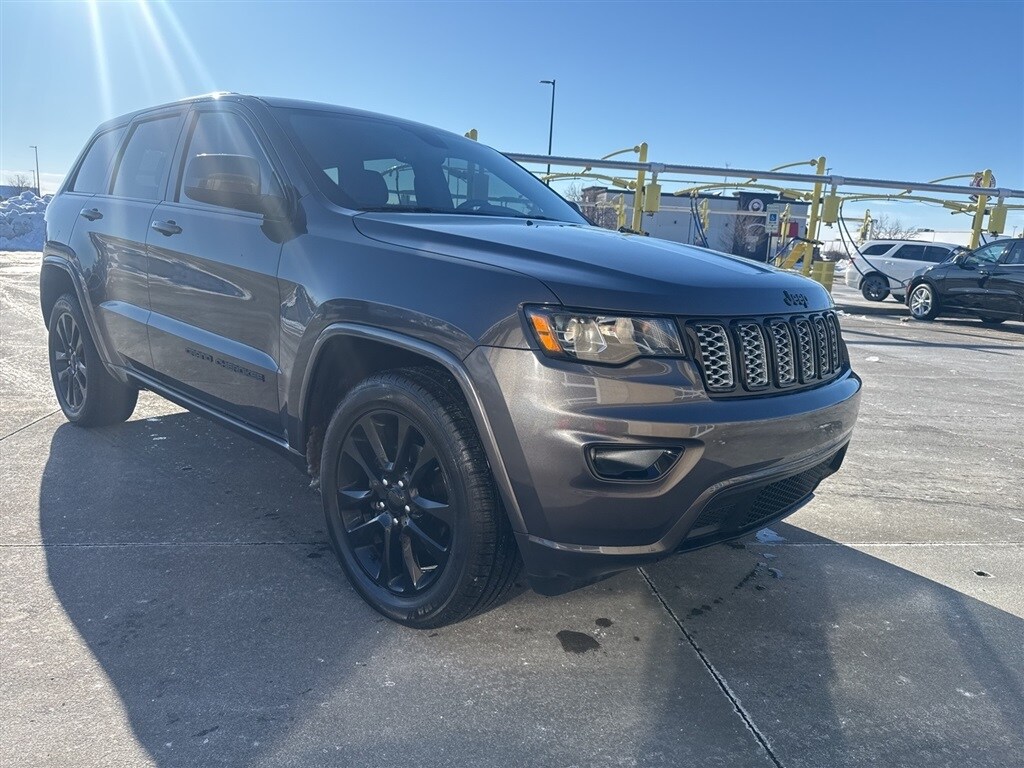 Used 2018 Jeep Grand Cherokee Altitude SUV