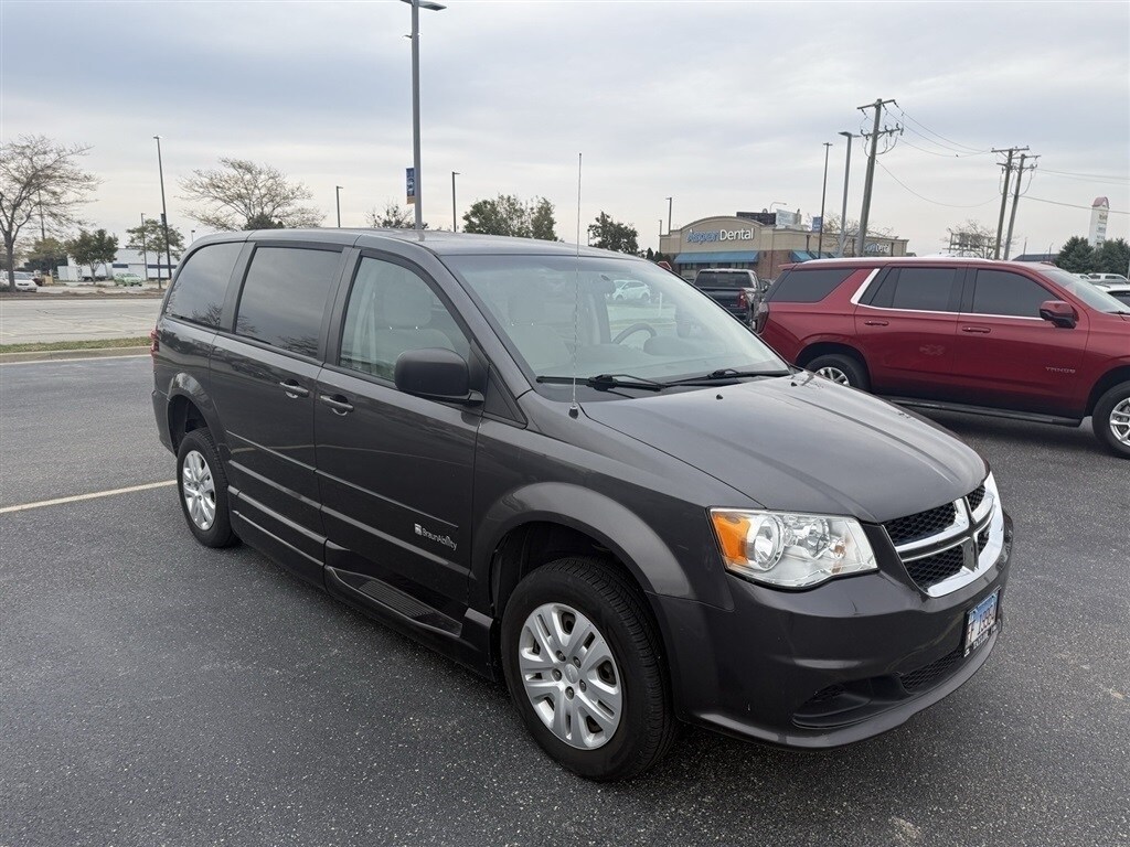 2015 Dodge Grand Caravan SE photo 2