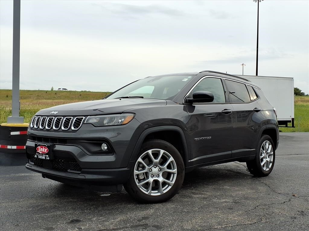 2024 Jeep Compass Latitude Lux Altitude photo 3
