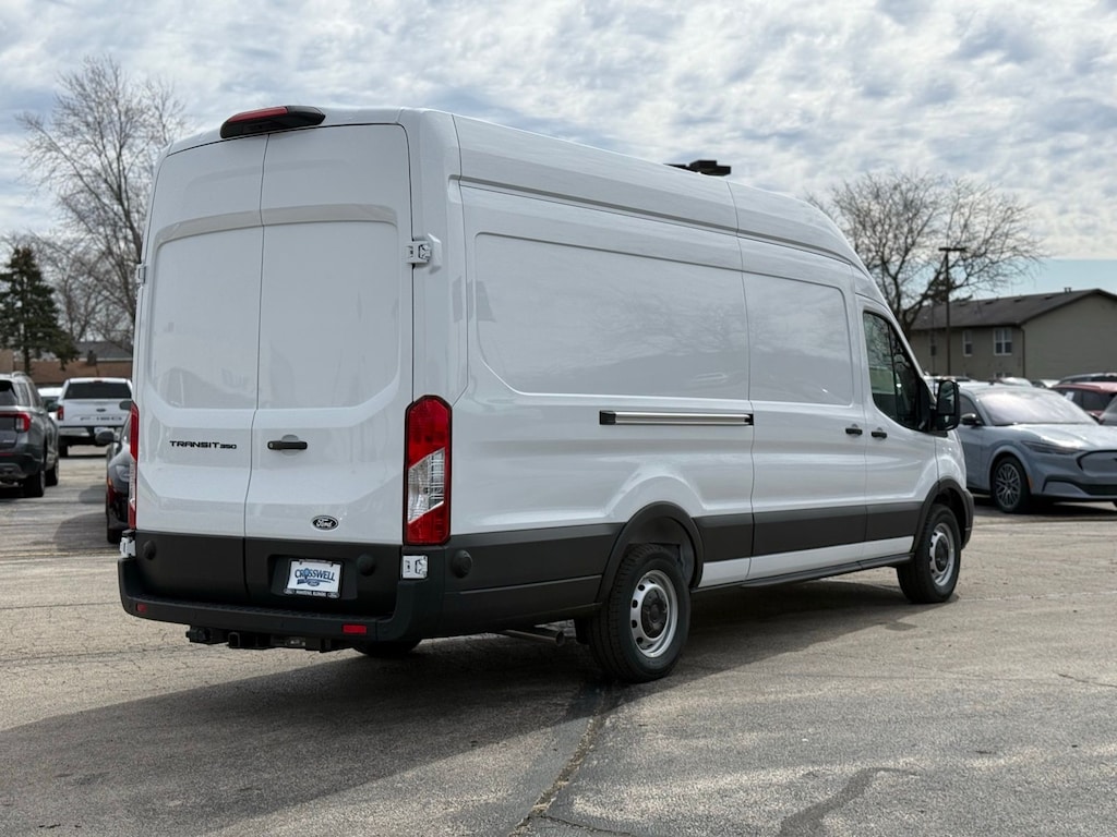 2026 Ford Transit photo 4
