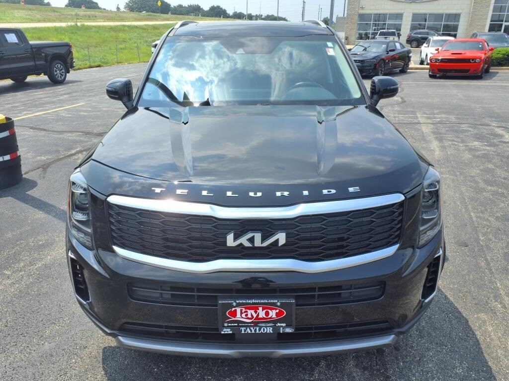 2022 Kia Telluride S photo 2