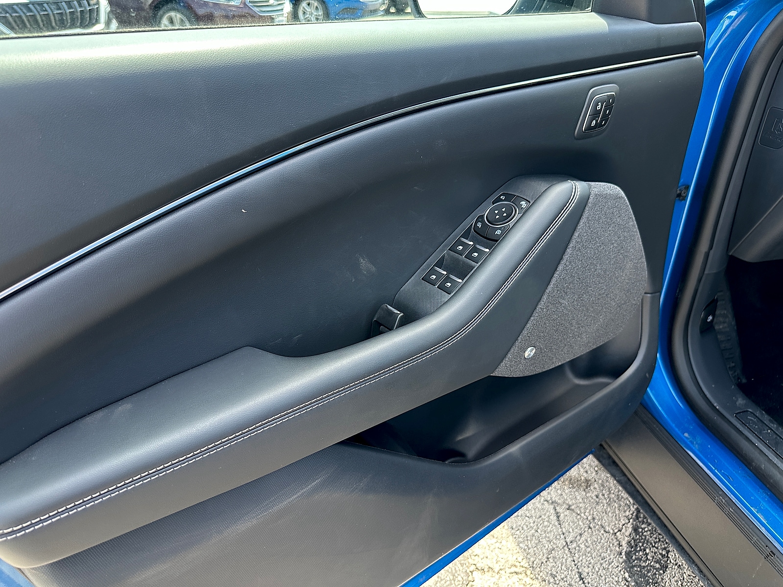 2025 Ford Mustang Mach-E Premium - Photo 11