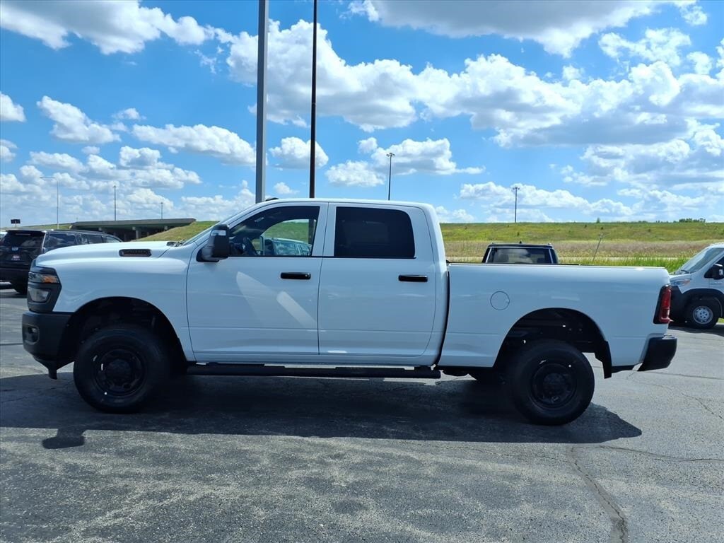 2025 Ram 2500 Tradesman photo 4