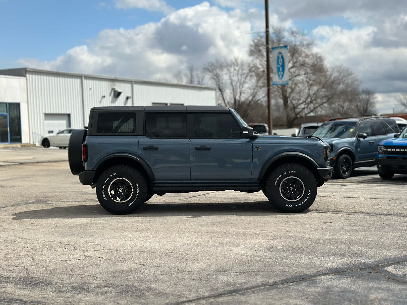 Used 2024 Ford Bronco 4-Door Wildtrak with VIN 1FMEE2BP8RLA94455 for sale in Manteno, IL