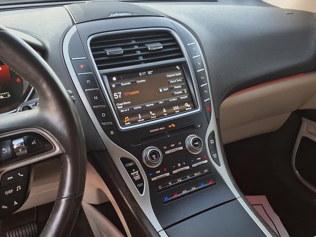 2019 Lincoln Nautilus Reserve photo 4