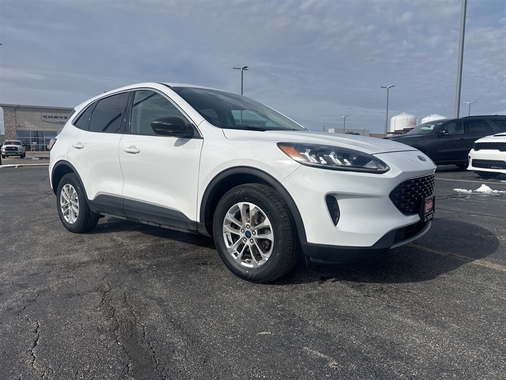2022 Ford Escape SE photo 2
