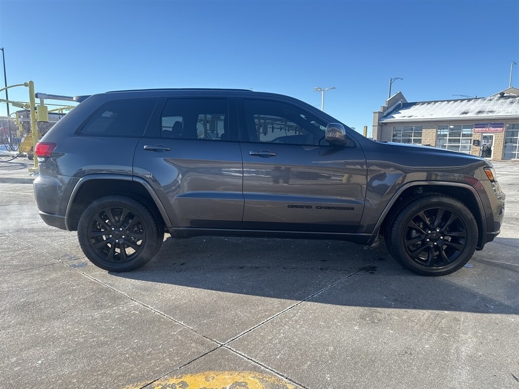 Used 2018 Jeep Grand Cherokee Altitude SUV