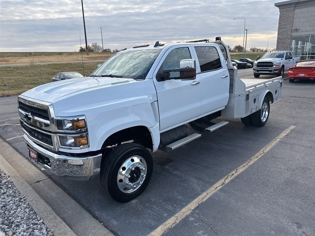 2020 Chevrolet Silverado 4500 Medium Duty Chassis Cab Work Truck's photo