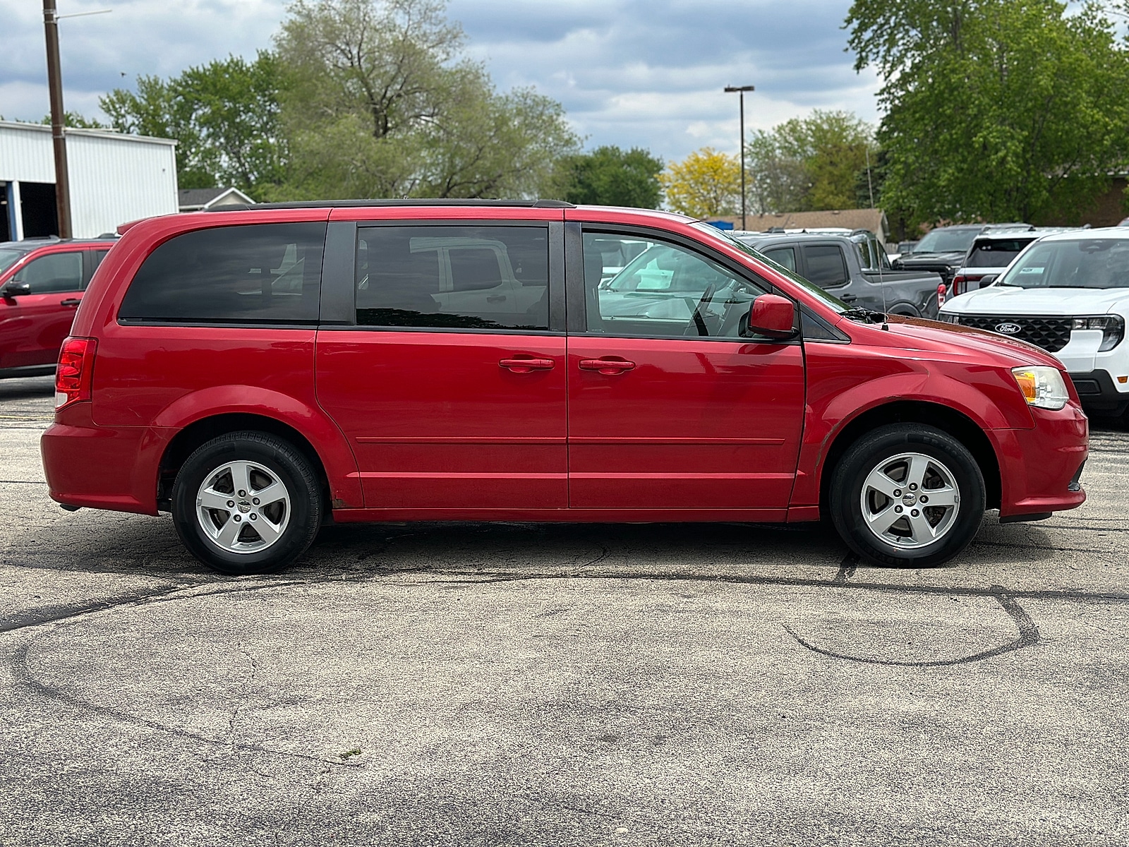 Used 2012 Dodge Grand Caravan SXT with VIN 2C4RDGCG6CR407618 for sale in Manteno, IL