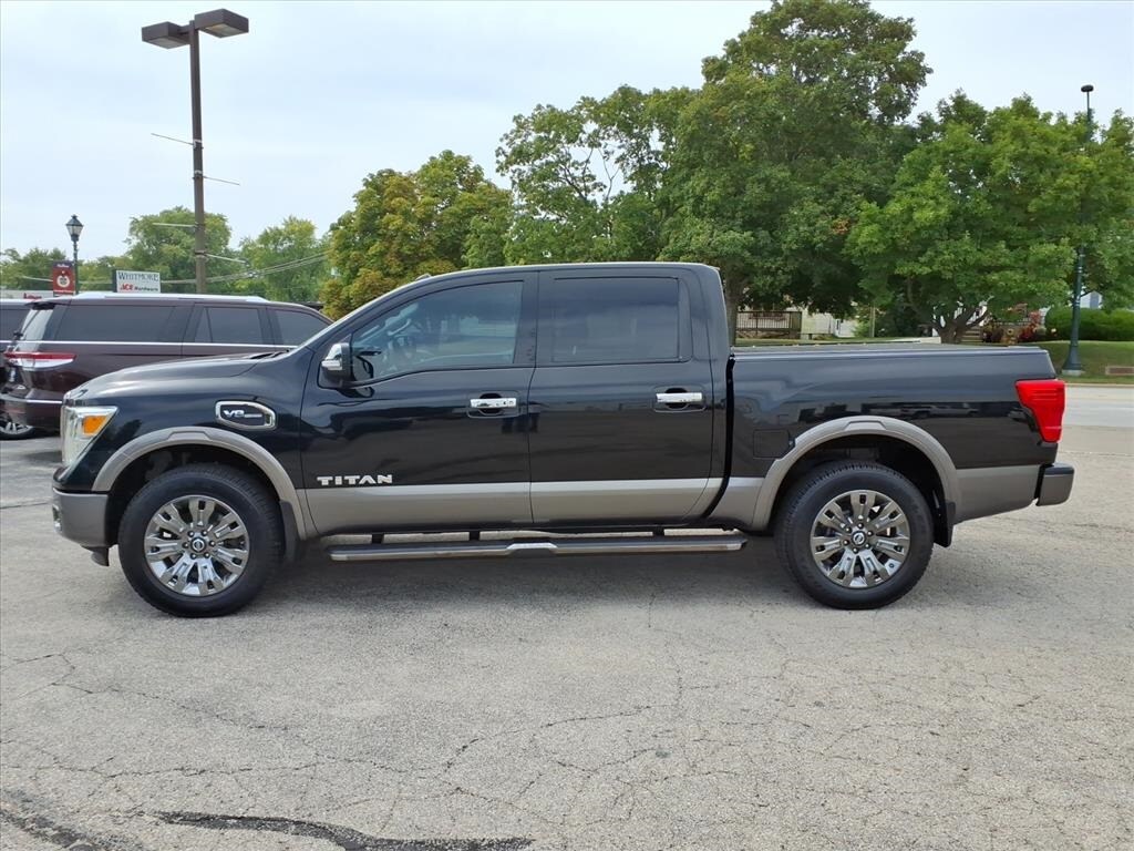 2017 Nissan Titan Platinum Reserve photo 2