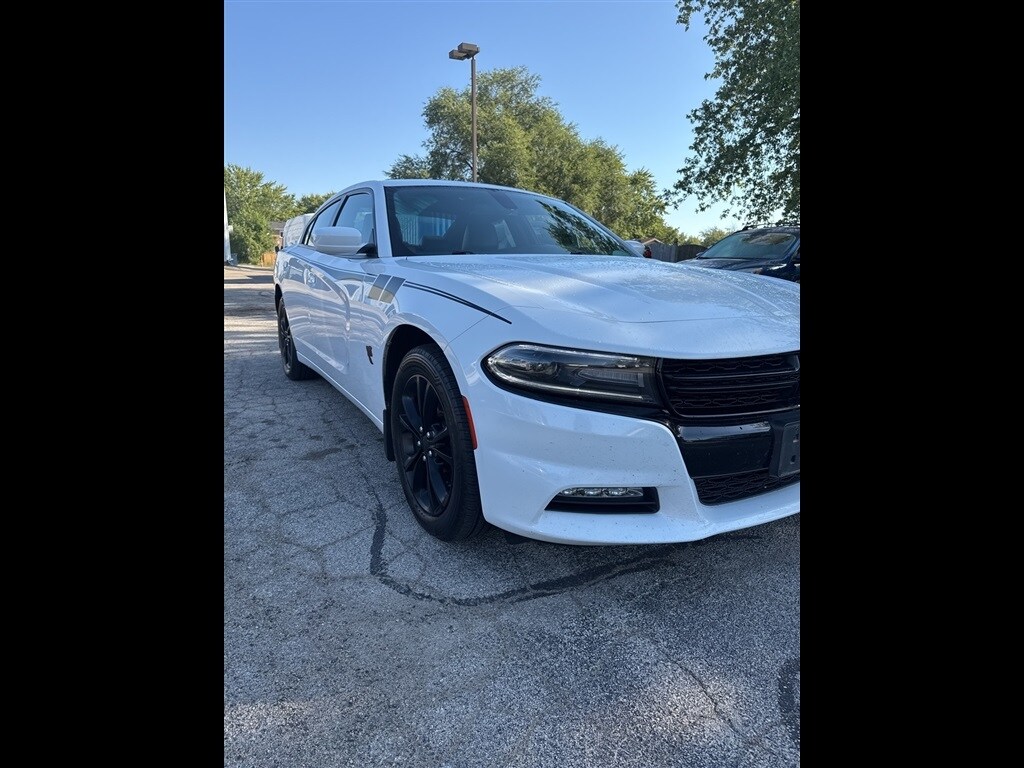 2020 Dodge Charger SXT photo 3