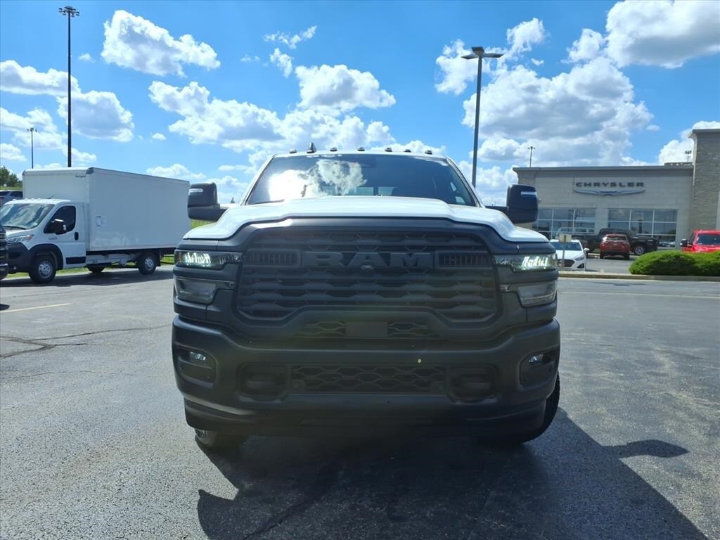 2025 Ram 2500 Tradesman photo 2