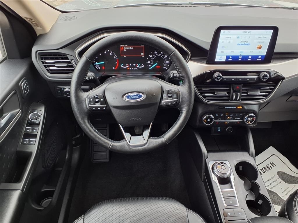 2020 Ford Escape SEL photo 2
