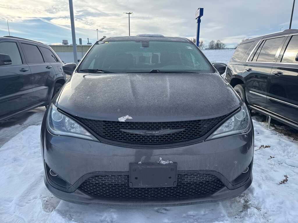 Used 2018 Chrysler Pacifica Touring Plus Minivan/Van