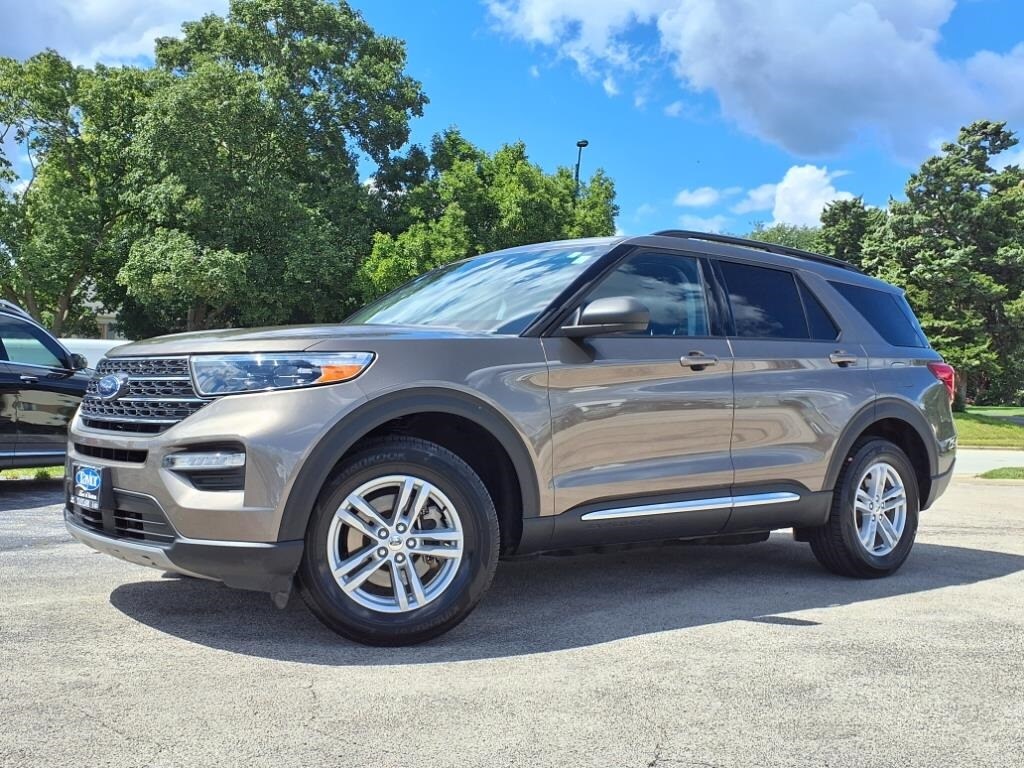 2021 Ford Explorer XLT photo 2