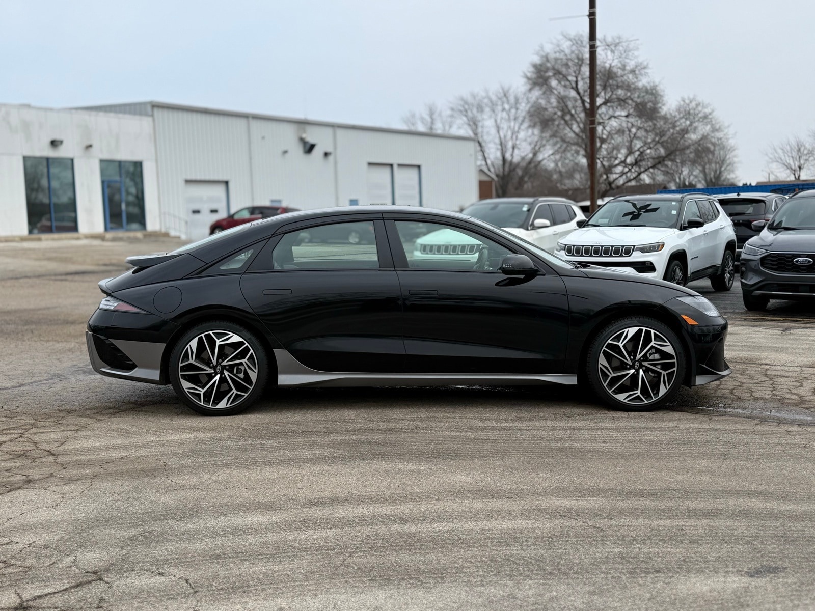 Used 2024 Hyundai IONIQ 6 SEL with VIN KMHM34AC6RA060568 for sale in Manteno, IL