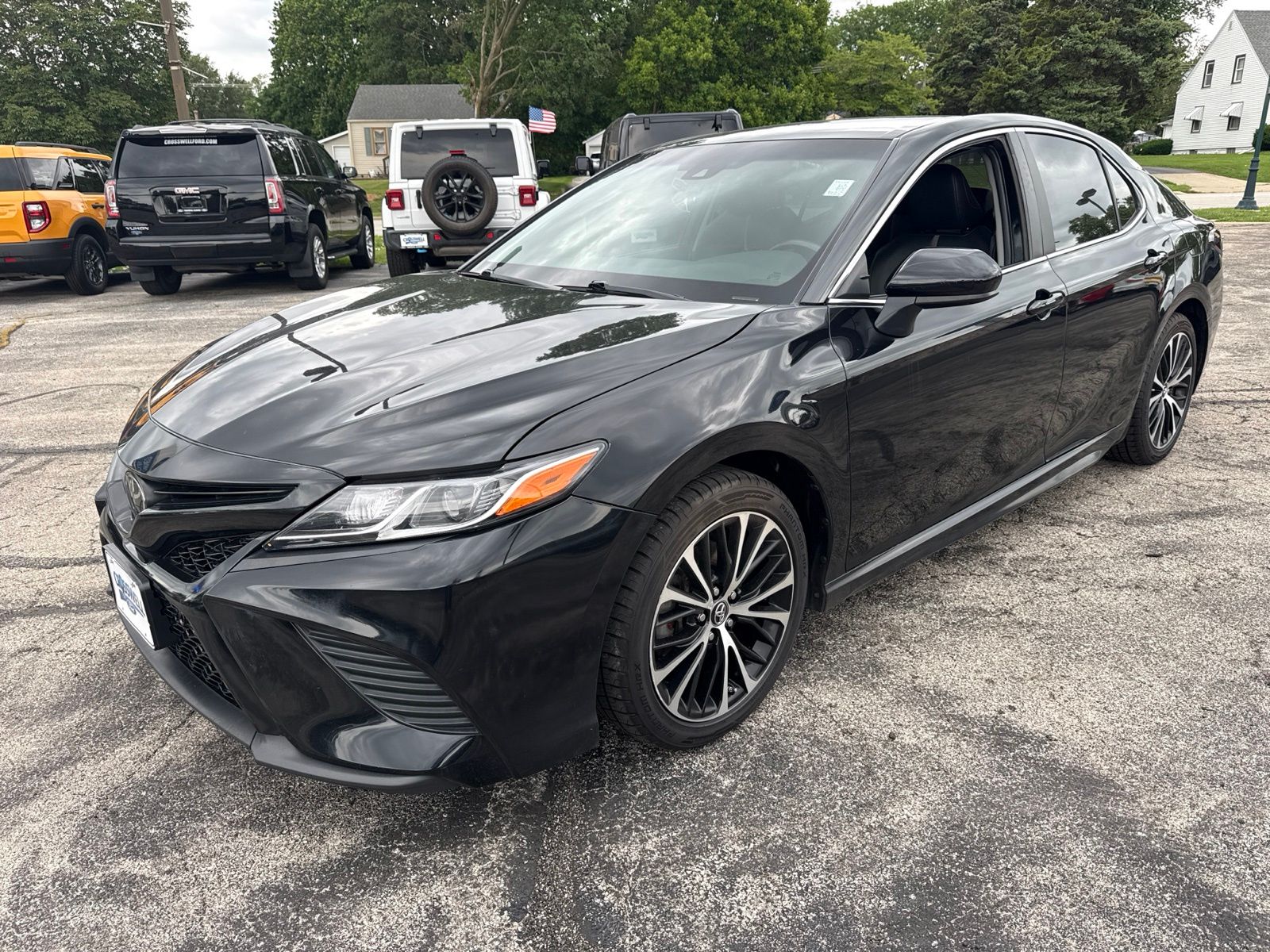 Used 2018 Toyota Camry SE with VIN 4T1B11HK0JU605790 for sale in Manteno, IL