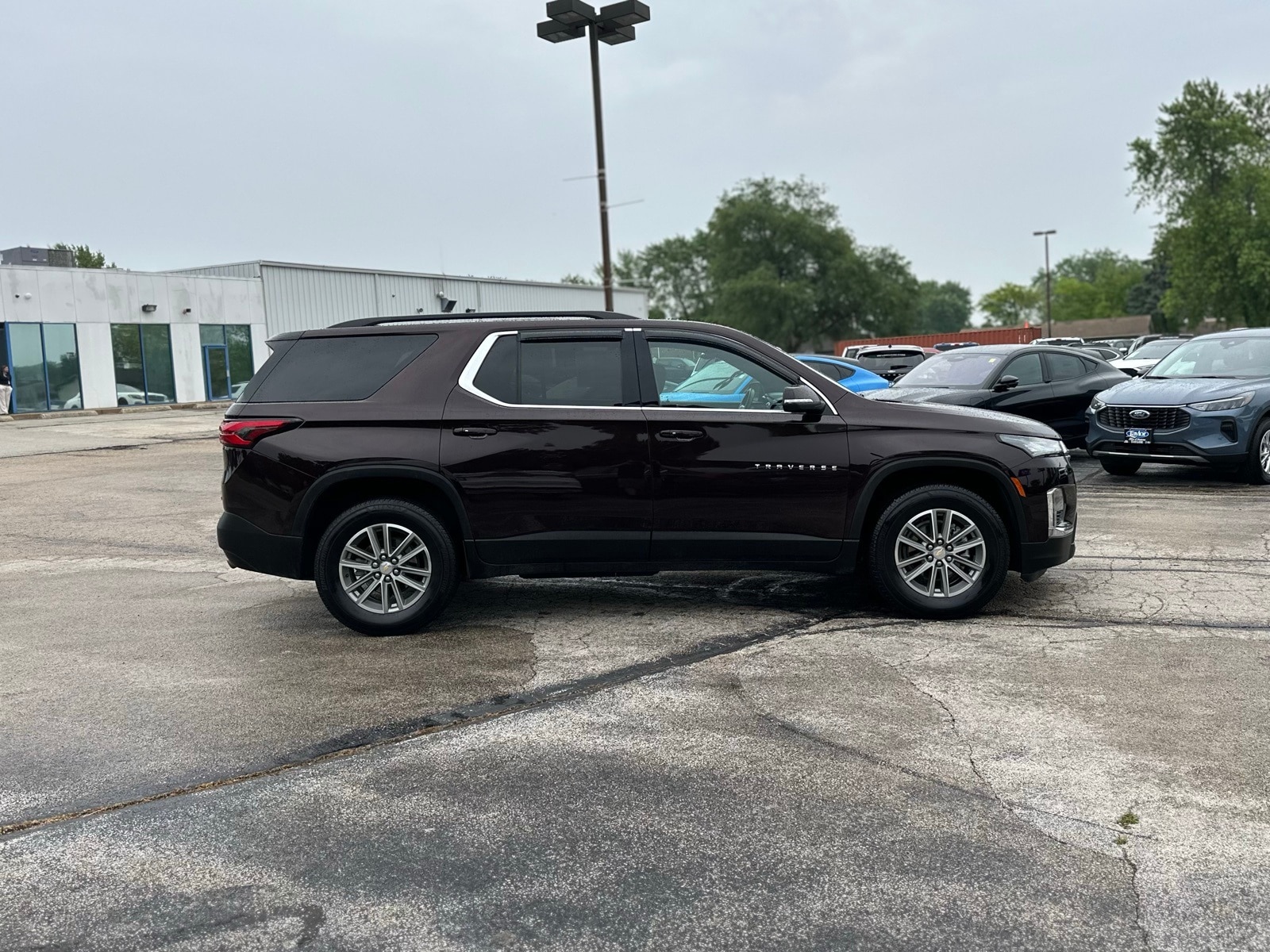 Used 2022 Chevrolet Traverse 1LT with VIN 1GNERGKW0NJ162922 for sale in Manteno, IL