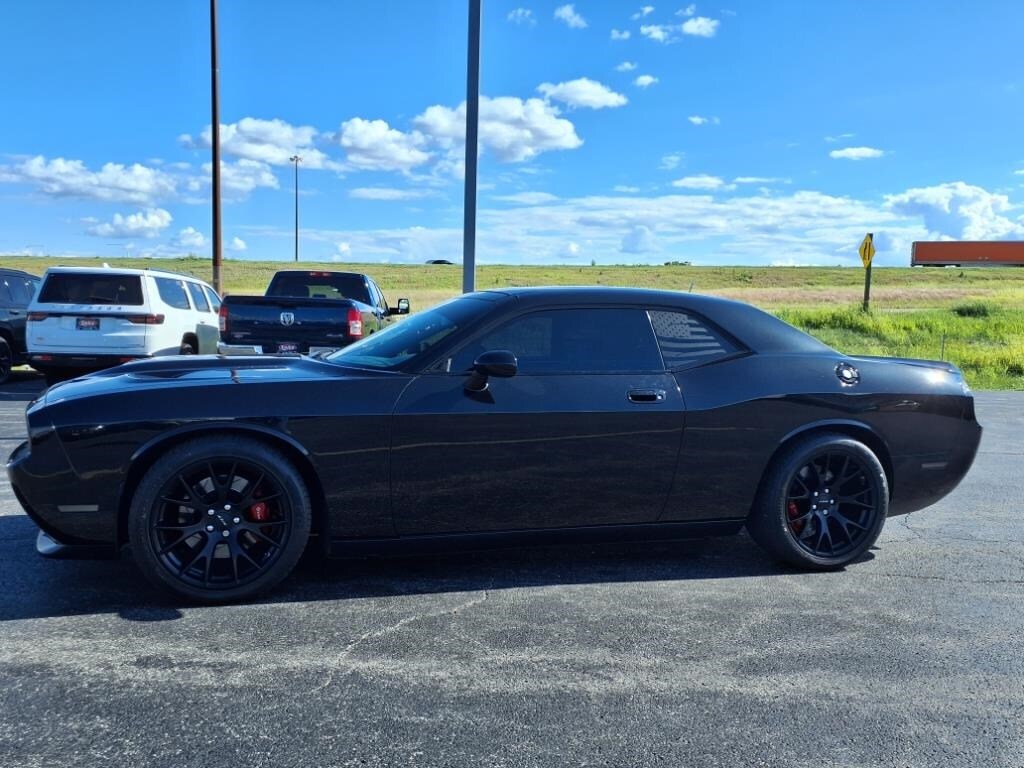 2010 Dodge Challenger SRT8 photo 4
