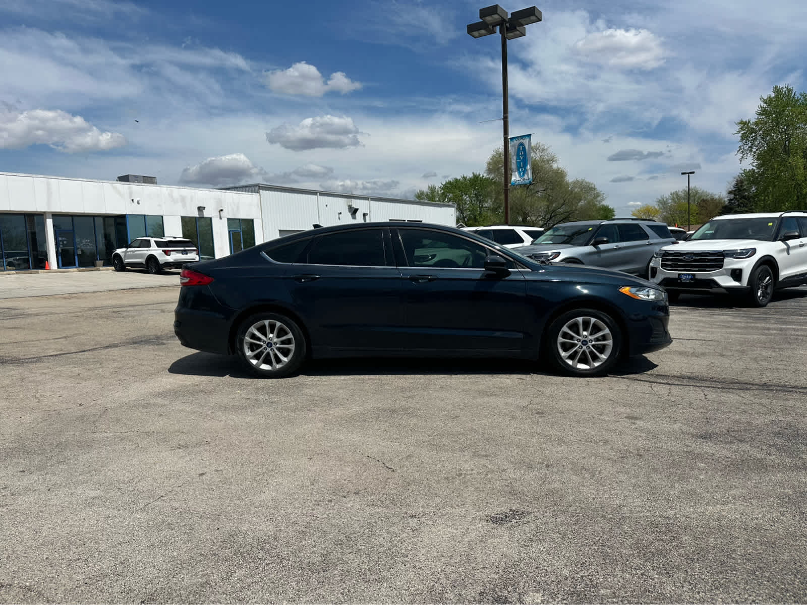 Used 2020 Ford Fusion Hybrid SE with VIN 3FA6P0LU9LR149053 for sale in Manteno, IL