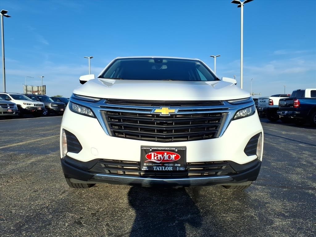 2023 Chevrolet Equinox LT photo 2