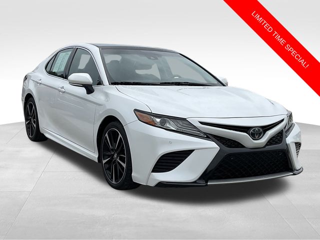 2018 Toyota Camry XSE's photo