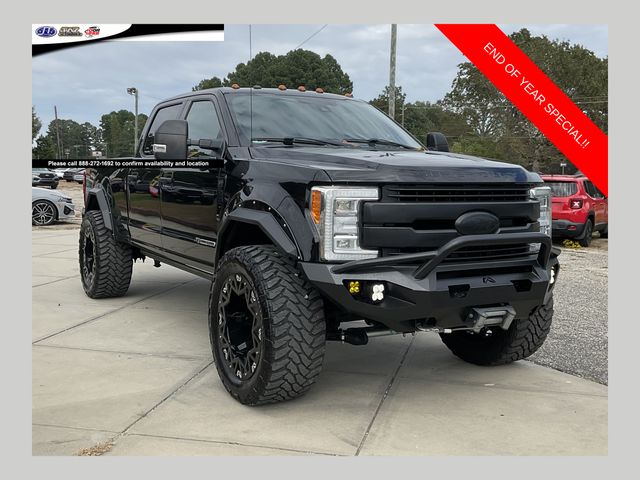 2017 Ford F-250 Super Duty Platinum's photo