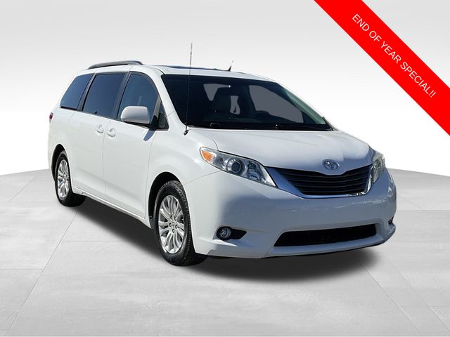 2011 Toyota Sienna XLE's photo