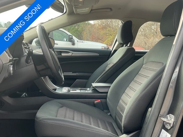 2020 Ford Fusion Hybrid SE photo 3