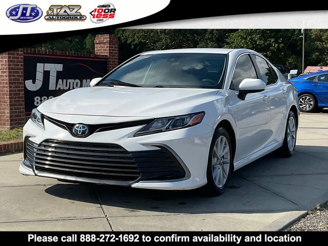 2022 Toyota Camry LE photo 3