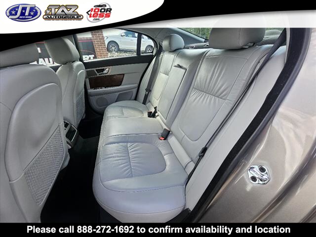 2009 Jaguar XF Luxury photo 4
