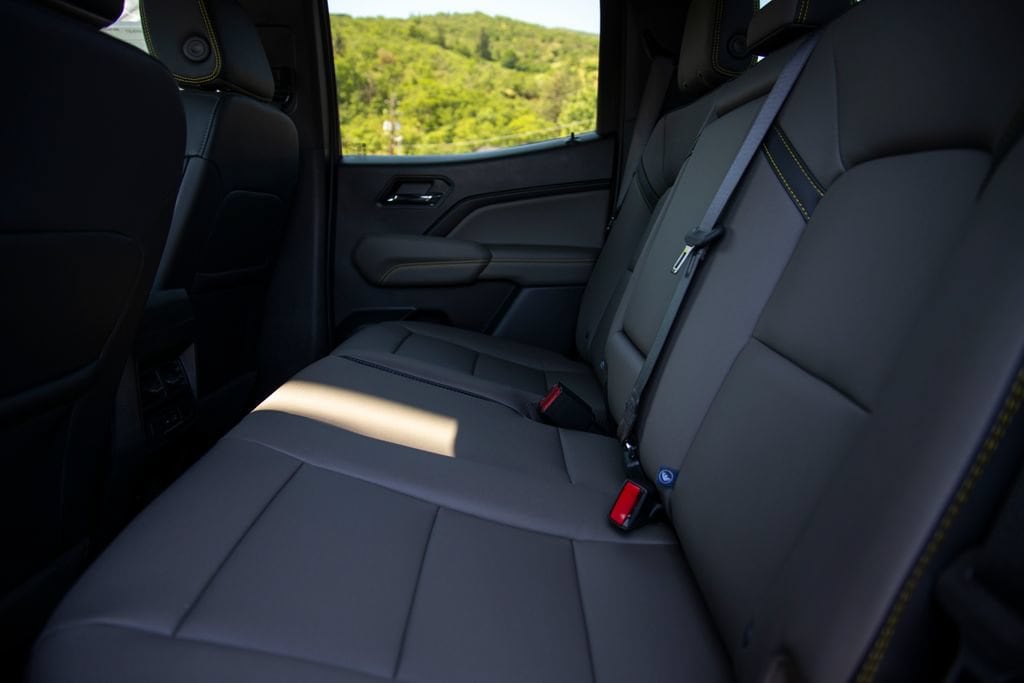2026 Chevrolet Colorado ZR2 - Photo 15