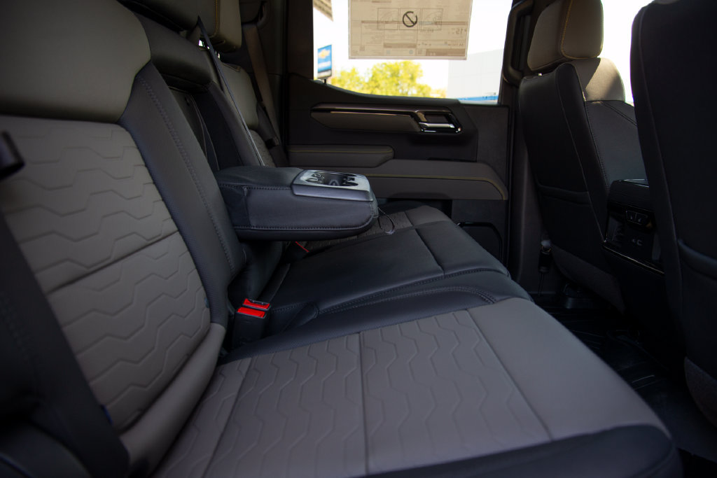2026 Chevrolet Silverado 1500 ZR2 - Photo 18