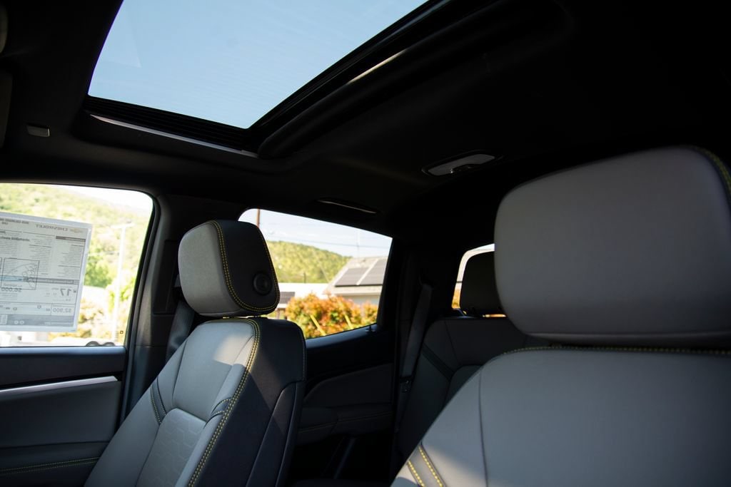 2026 Chevrolet Colorado ZR2 - Photo 14
