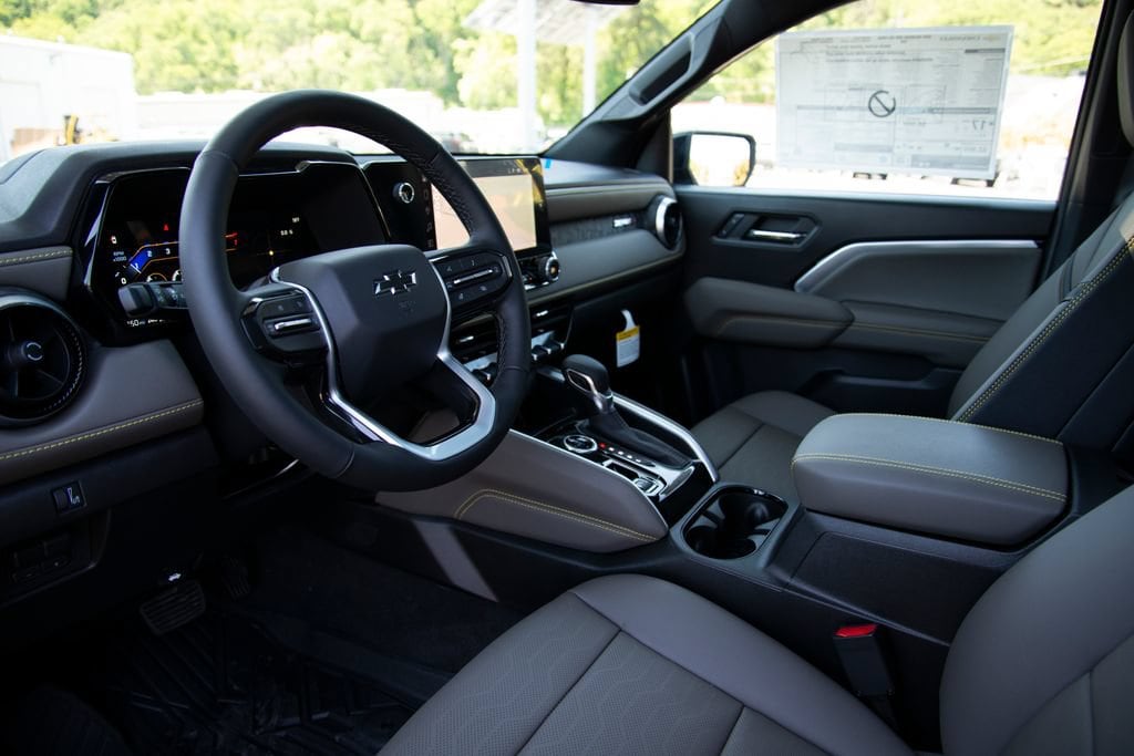 2026 Chevrolet Colorado ZR2 - Photo 12