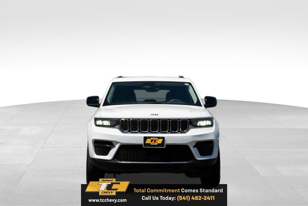 Used 2023 Jeep Grand Cherokee Laredo 4x4 SUV