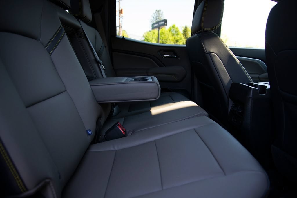 2026 Chevrolet Colorado ZR2 - Photo 16