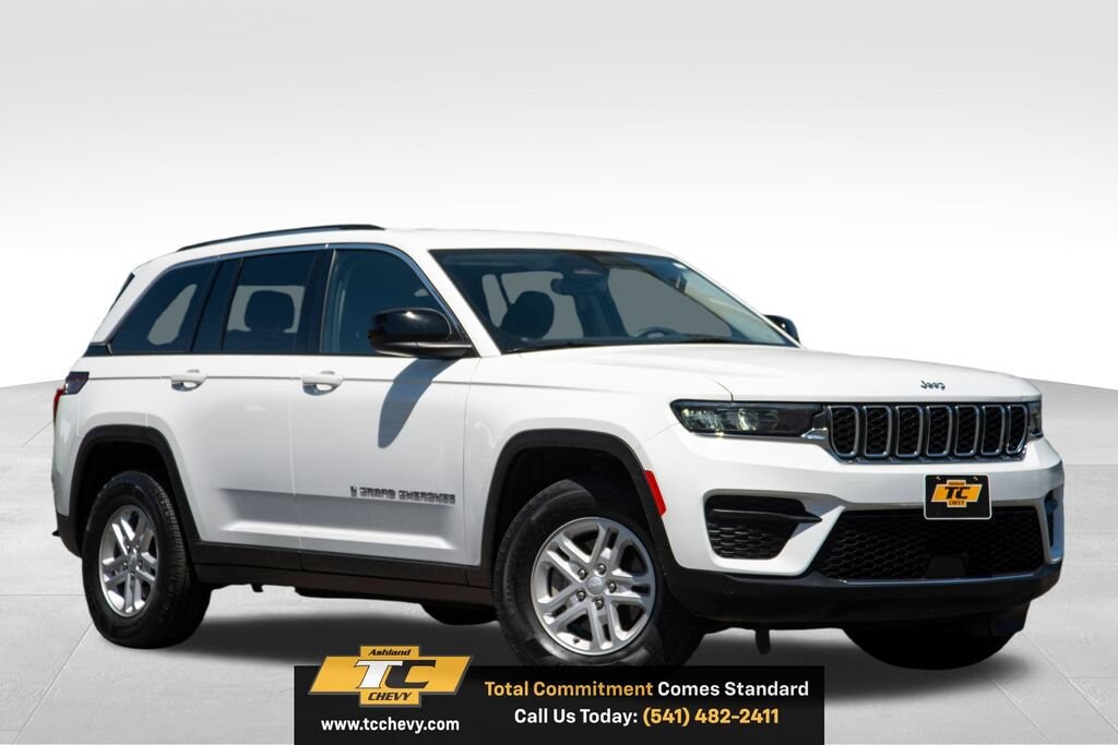 Used 2023 Jeep Grand Cherokee Laredo 4x4 SUV
