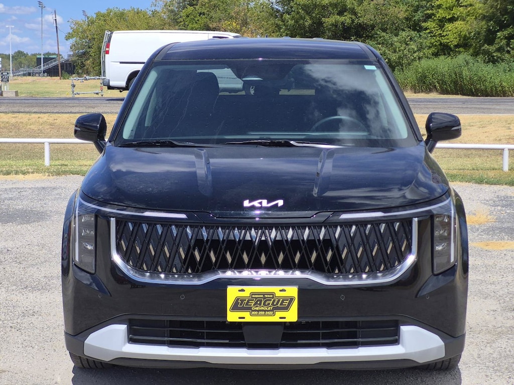 Used 2025 Kia Carnival LXS