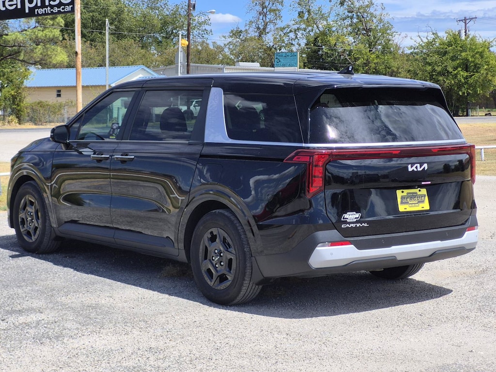 Used 2025 Kia Carnival LXS