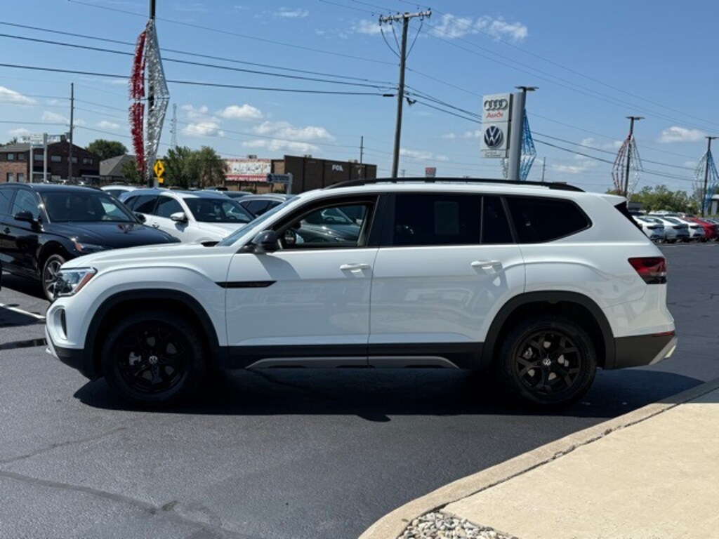 Used 2024 Volkswagen Atlas 2.0T Peak Edition SE w/Technology SUV