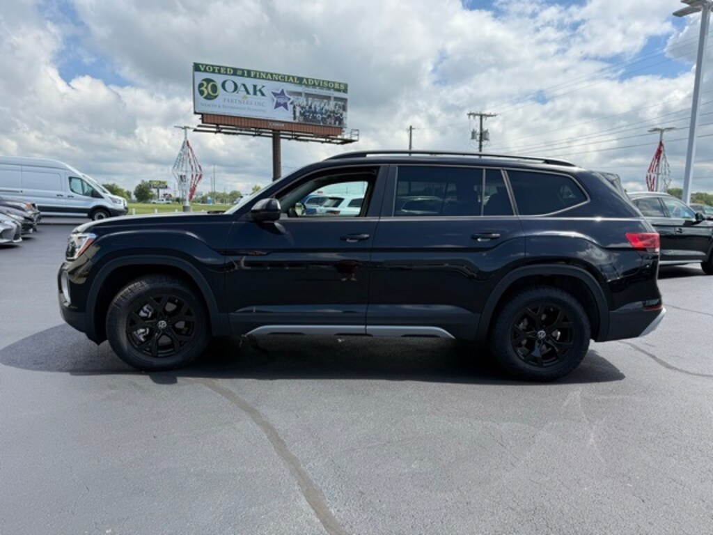 Used 2025 Volkswagen Atlas 2.0T Peak Edition SUV